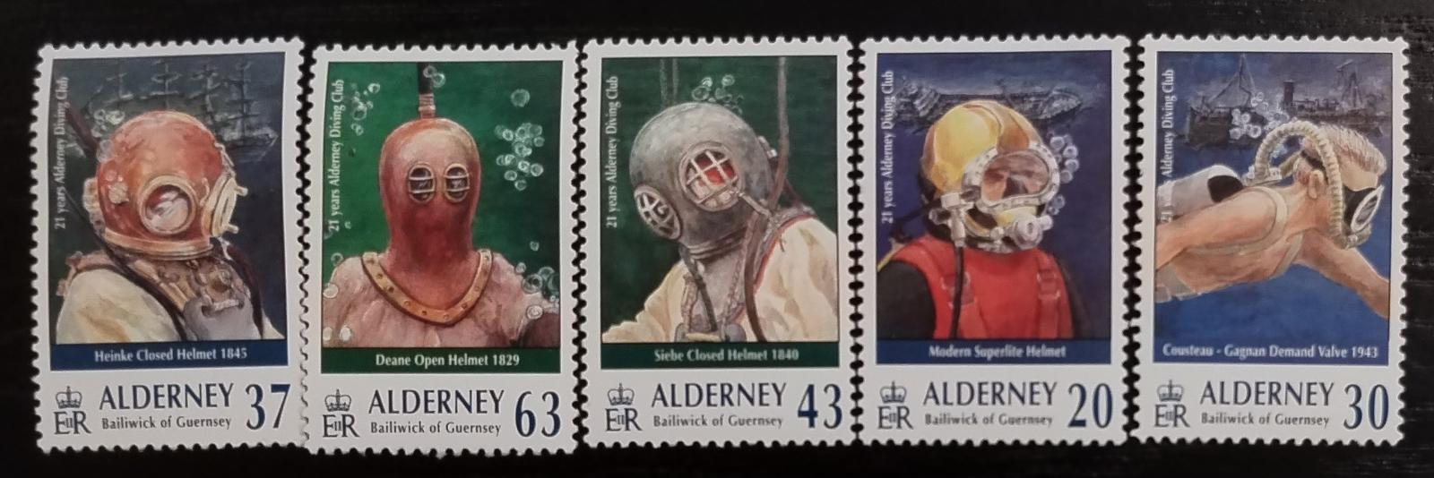 Alderney 1998# Ostrovní potápěčský klub, Historické vybavení