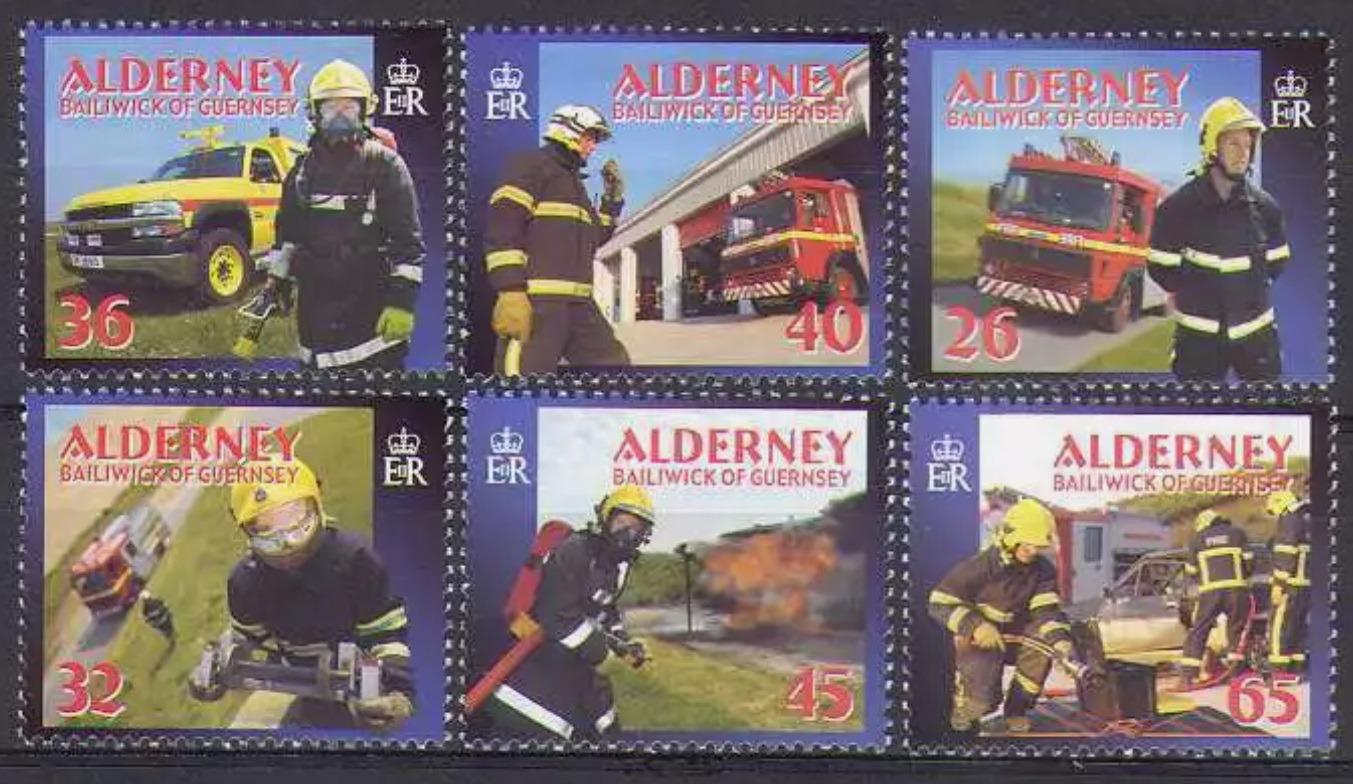 Alderney 2004 Pocta ostrovním hasičům, Hasiči a jejich technika