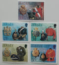 Jersey 2006 8€ Výročí ostrovního regimentu, Uniformy vojáků