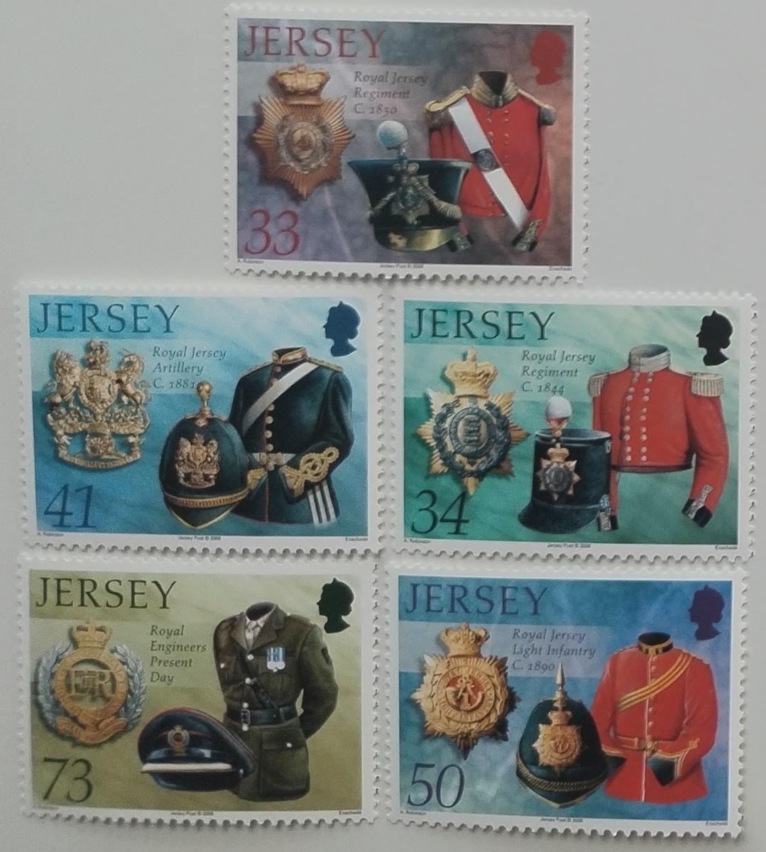 Jersey 2006 8€ Výročí ostrovního regimentu, Uniformy vojáků