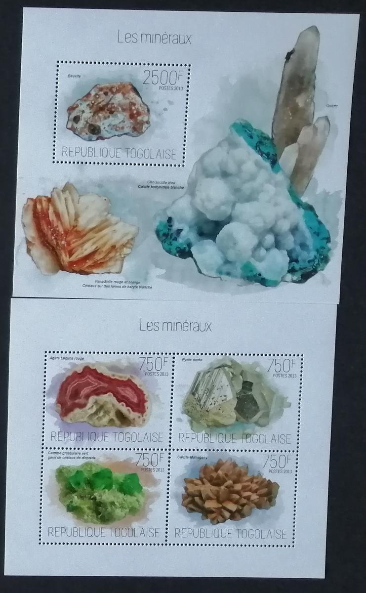 Togo 2013 22€ Minerály, Červený achát, Pyrit, Bauxit, Mahagono-Kalcit