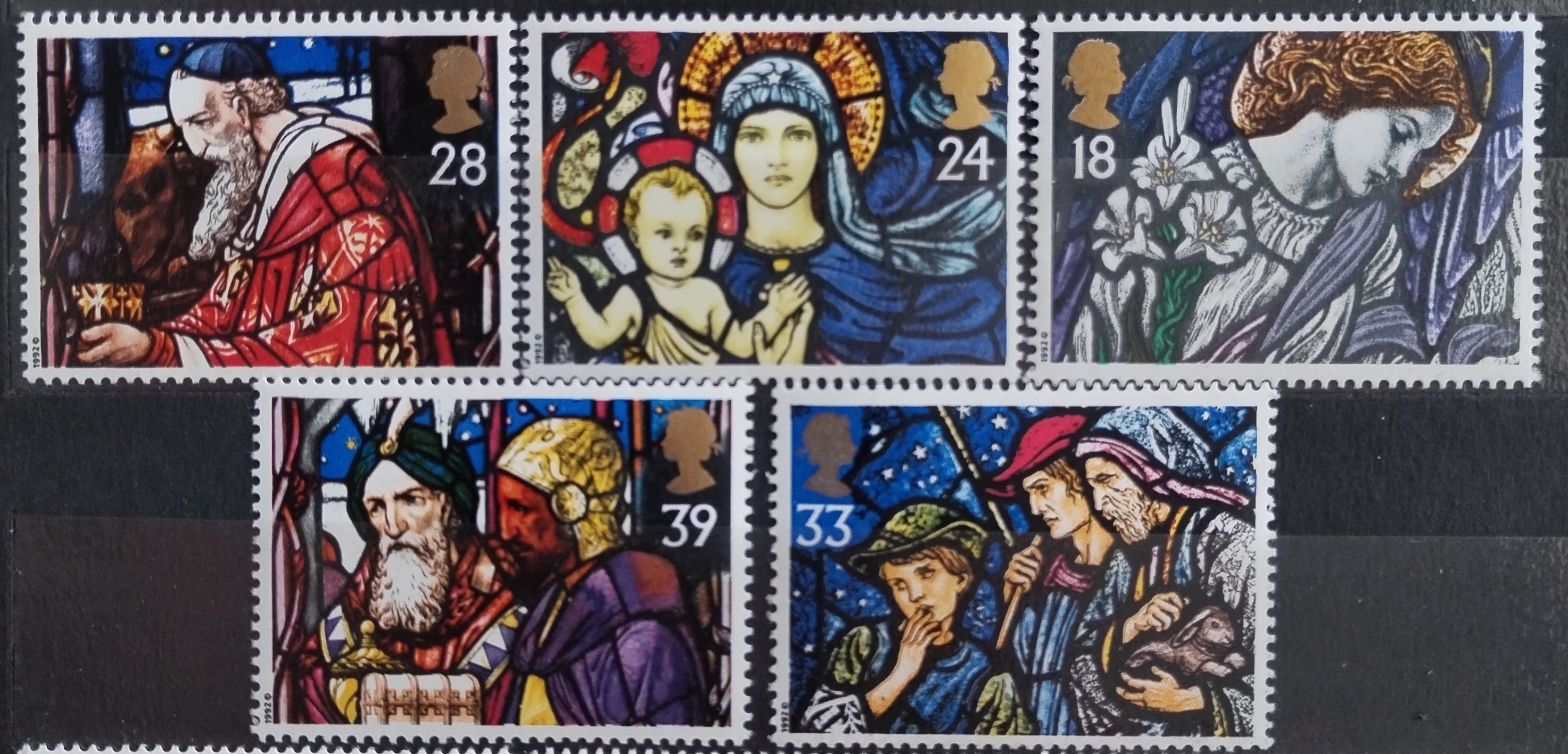 Velká Británie 1992 Vánoce a vitráže, Umění